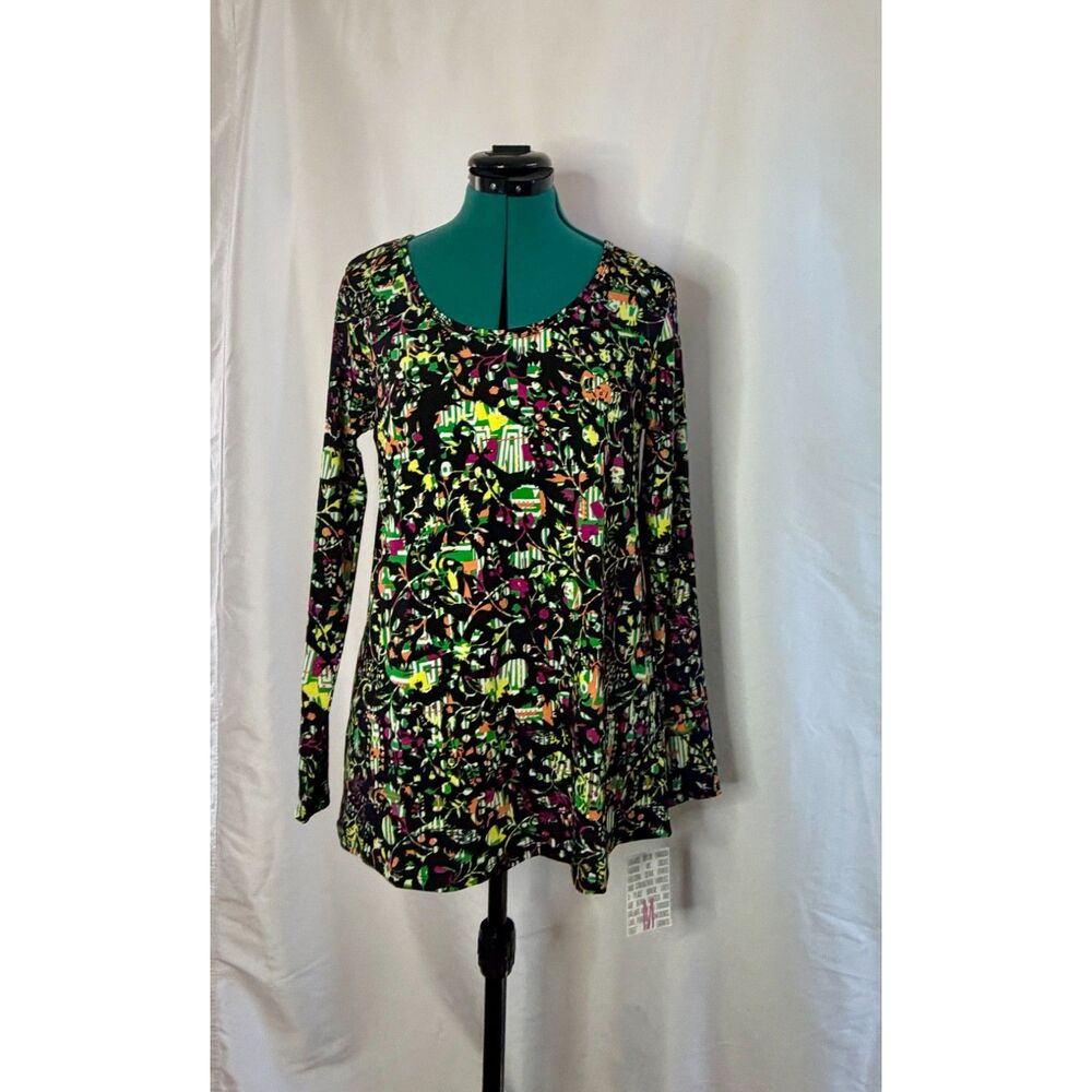 NWT LuLaRoe Lynnae black multicolor long-sleeve top. Size medium